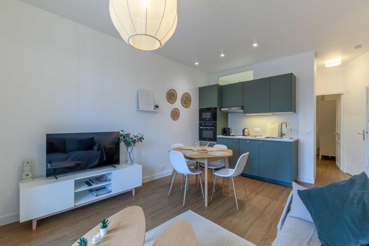 2-Bedroom Apartment With Balcony Near Hippodrome Deauville Bagian luar foto