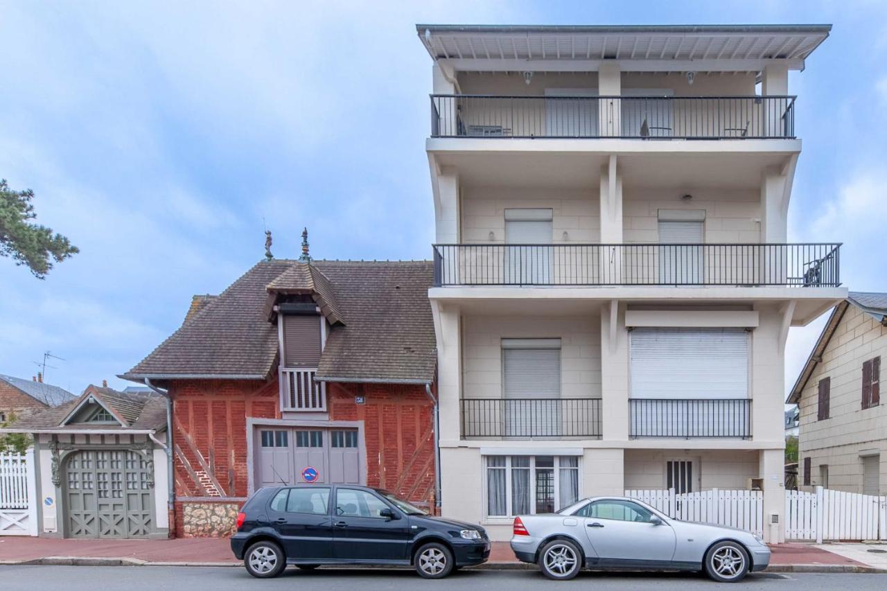 2-Bedroom Apartment With Balcony Near Hippodrome Deauville Bagian luar foto